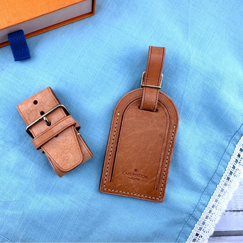 AUTHENTIC Vachetta Leather Luggage tag and loop.